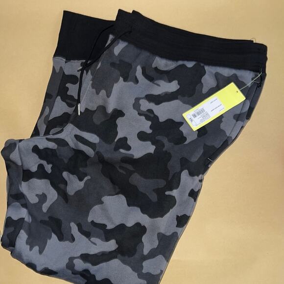 NWT All In Motion Camo Jogger plus XXL - Picture 1 of 10
